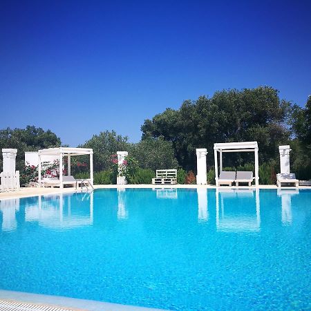 อกรีตูริสโม มาสเซเรีย ซาน เลโอนาร์โด โฮเต็ล Villa Savelletri ภายนอก รูปภาพ